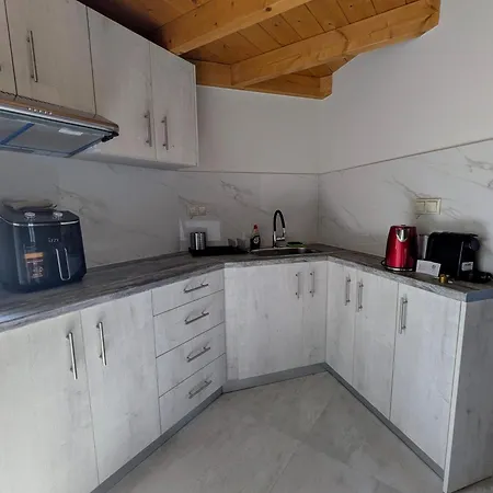 Mirabilis Βασιλική